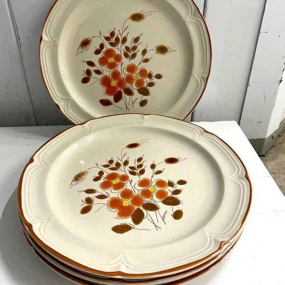 Vintage Japanese stoneware dinner plates - Picture 1 of 3